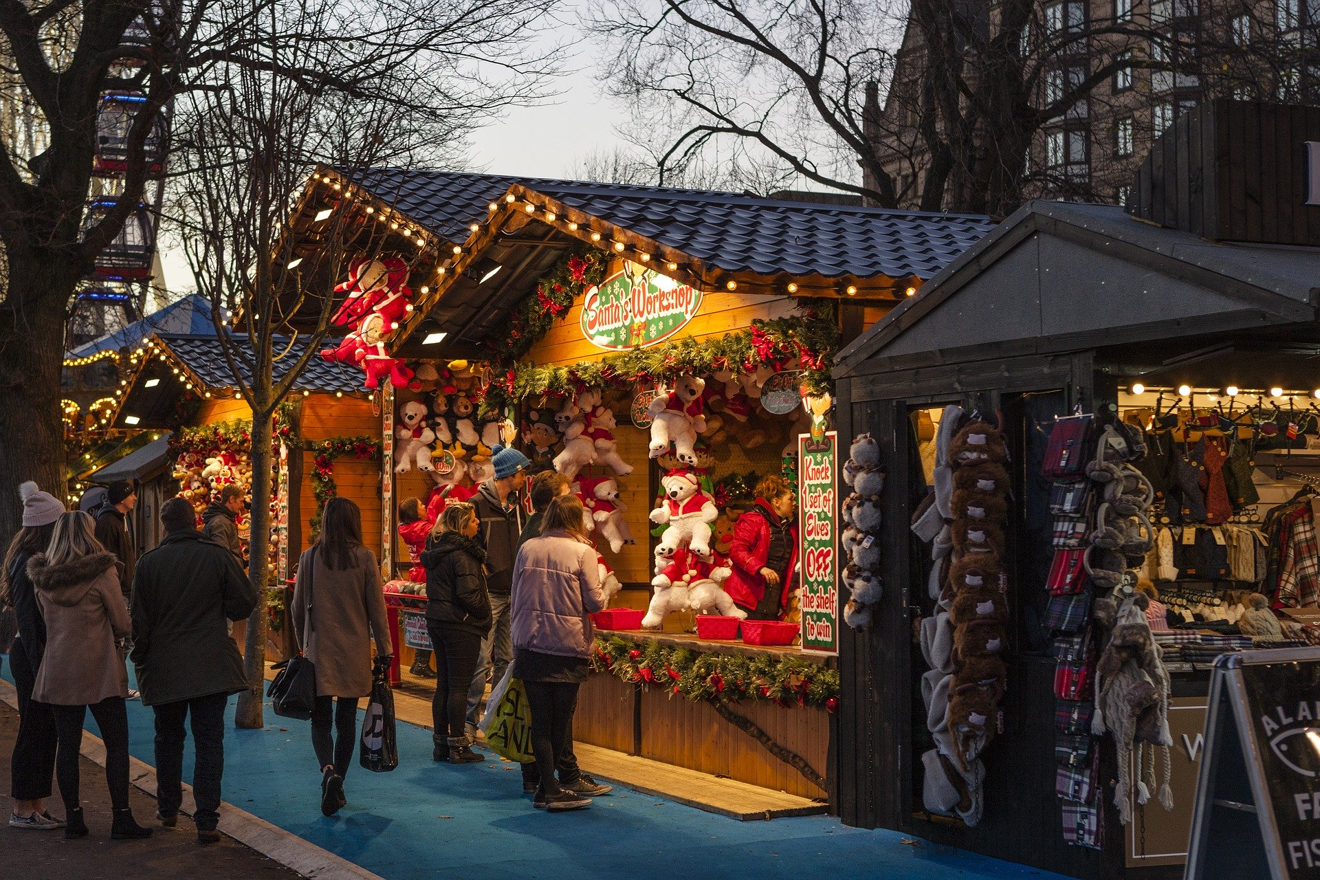 hütte am weihnachtsmarkt